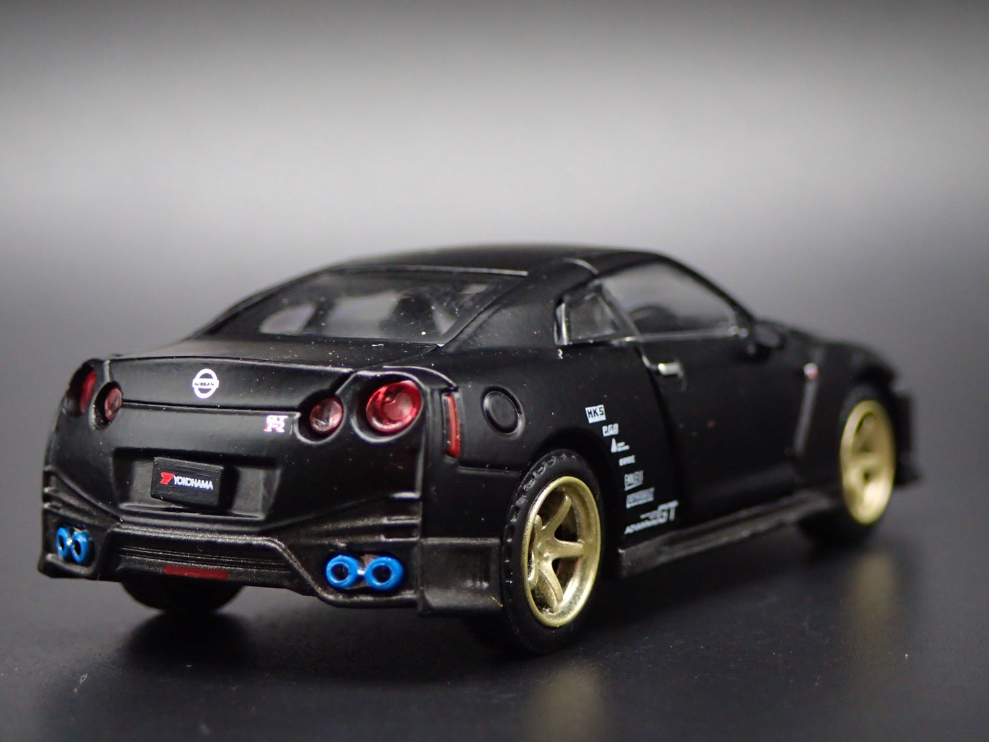 2007-2025 NISSAN GTR R35 BLACK 1:64 SCALE COLLECTIBLE DIORAMA DIECAST MODEL CAR