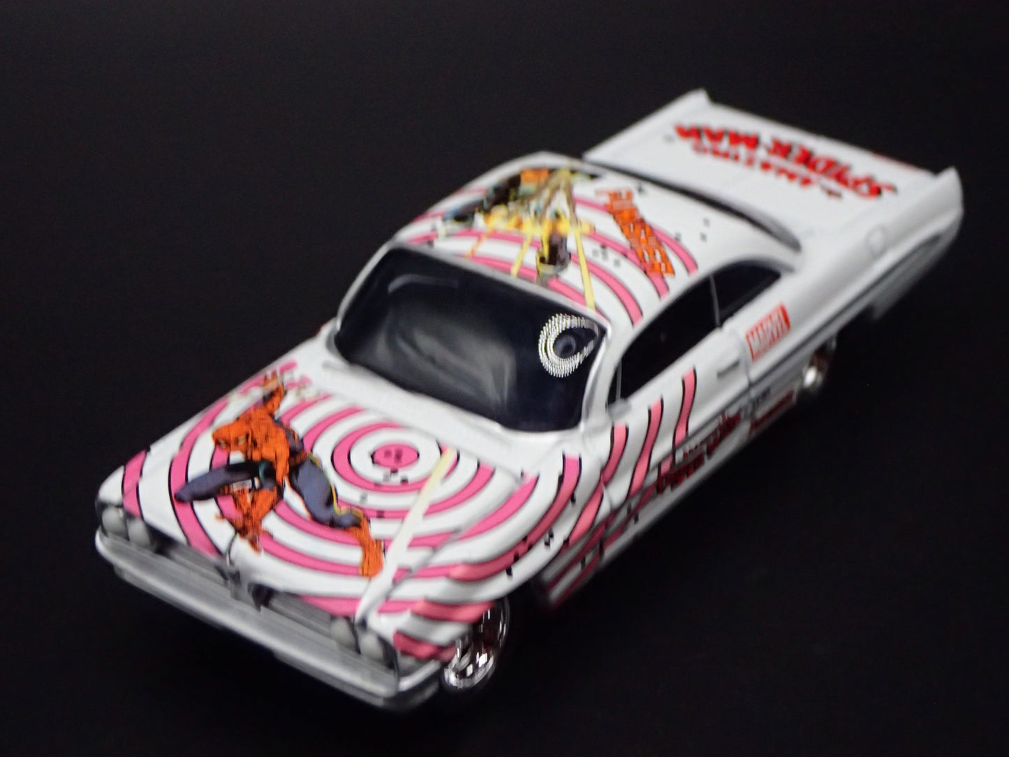 1961 61 PONTIAC VENTURA SPIDERMAN WHITE 1:64 SCALE DIORAMA DIECAST MODEL CAR