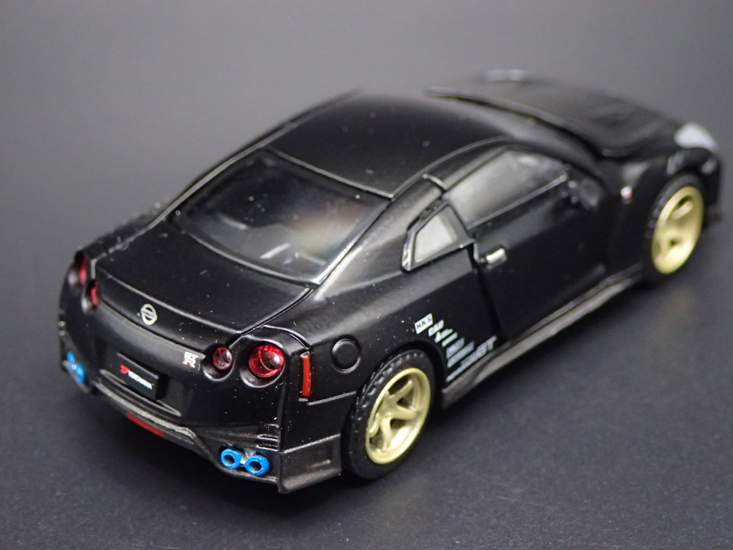 2007-2025 NISSAN GTR R35 BLACK 1:64 SCALE COLLECTIBLE DIORAMA DIECAST MODEL CAR