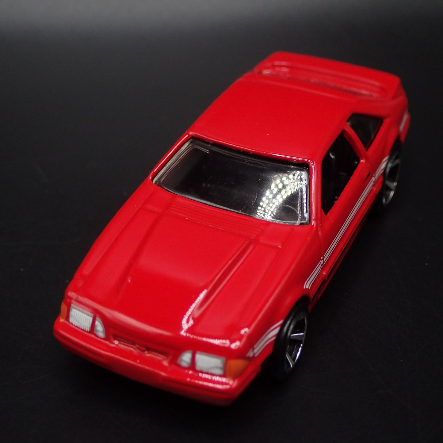 1992 92 FORD MUSTANG FOX BODY RED 1/64 SCALE COLLECTIBLE DIECAST MODEL CAR