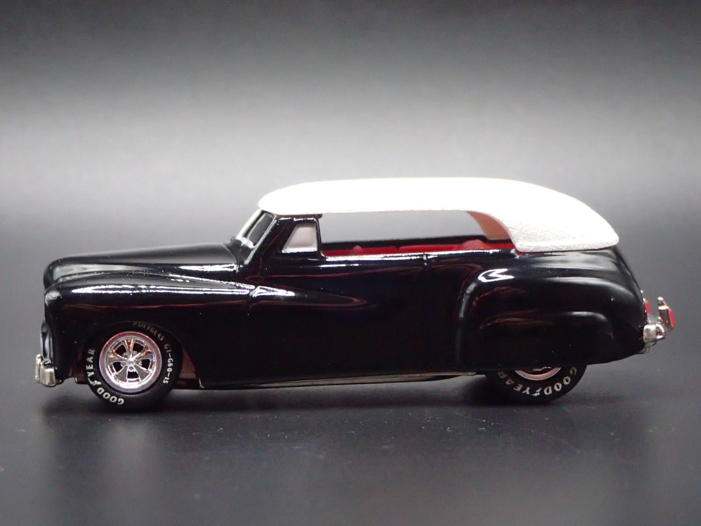 1941 41 PHAETON PHAEYTON GEORGE BARRIS CUSTOM BLACK 1/64 SCALE DIECAST MODEL CAR