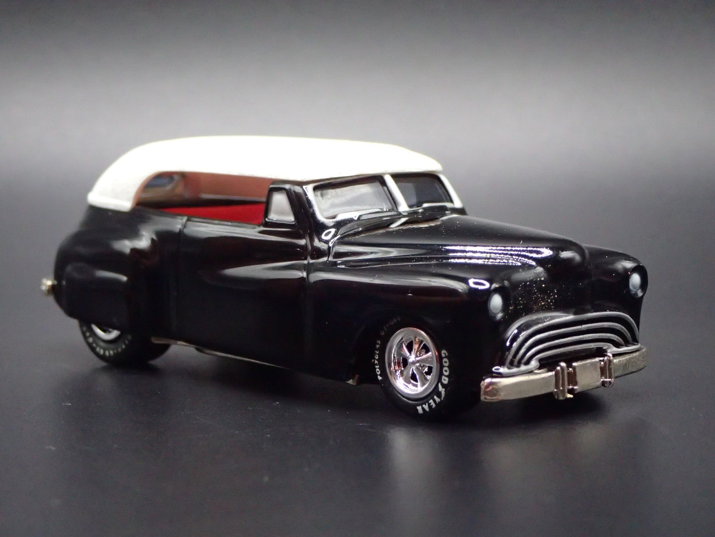 1941 41 PHAETON PHAEYTON GEORGE BARRIS CUSTOM BLACK 1/64 SCALE DIECAST MODEL CAR