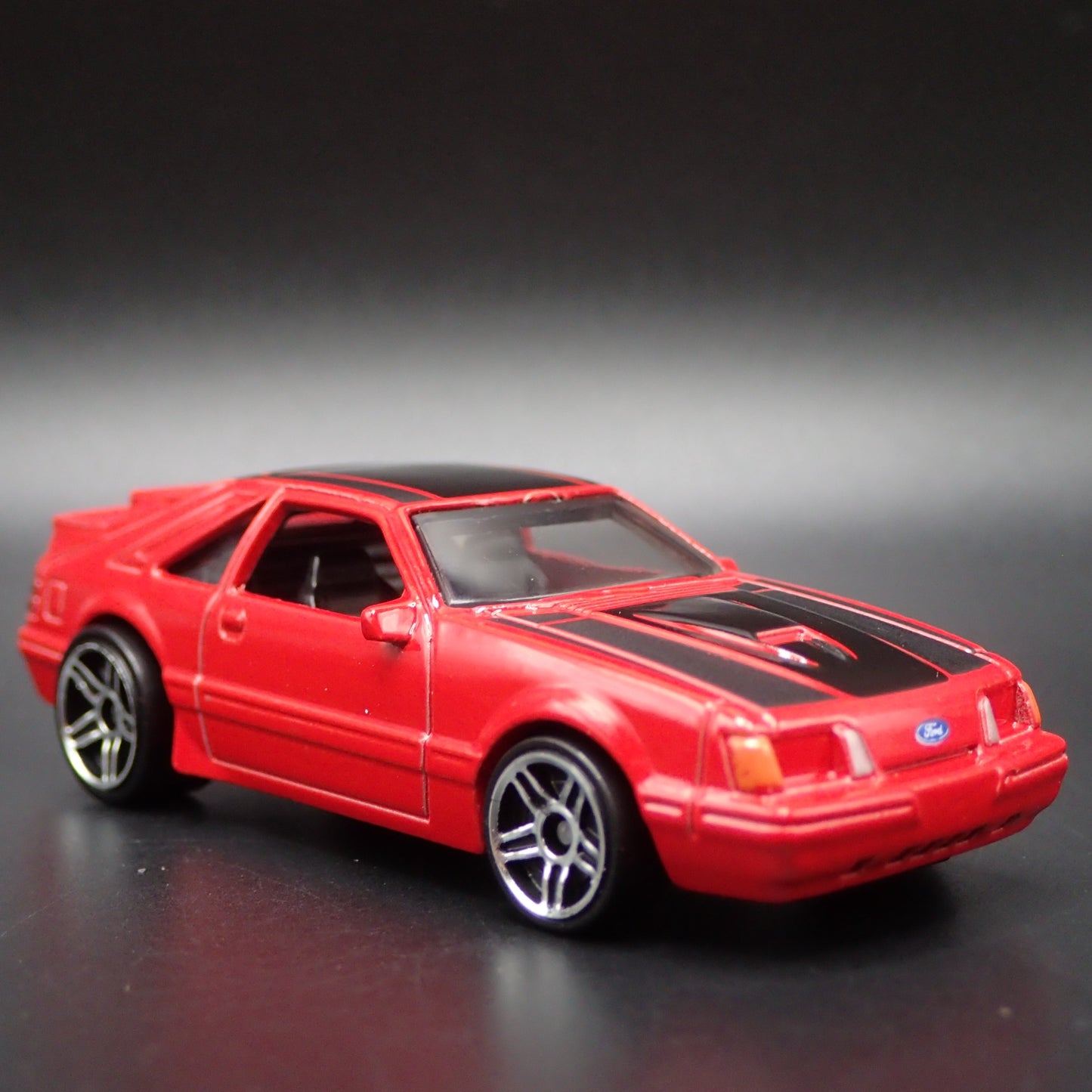 1984 84 FORD MUSTANG SVO FOX BODY RED RARE 1:64 SCALE DIORAMA DIECAST MODEL CAR