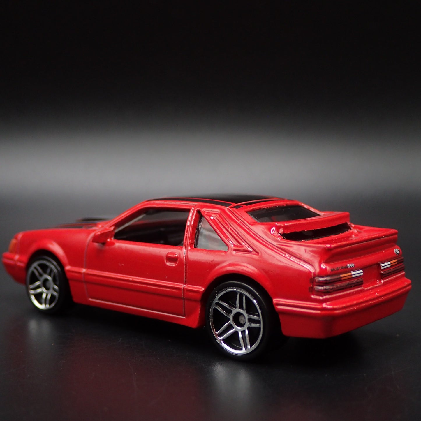 1984 84 FORD MUSTANG SVO FOX BODY RED RARE 1:64 SCALE DIORAMA DIECAST MODEL CAR