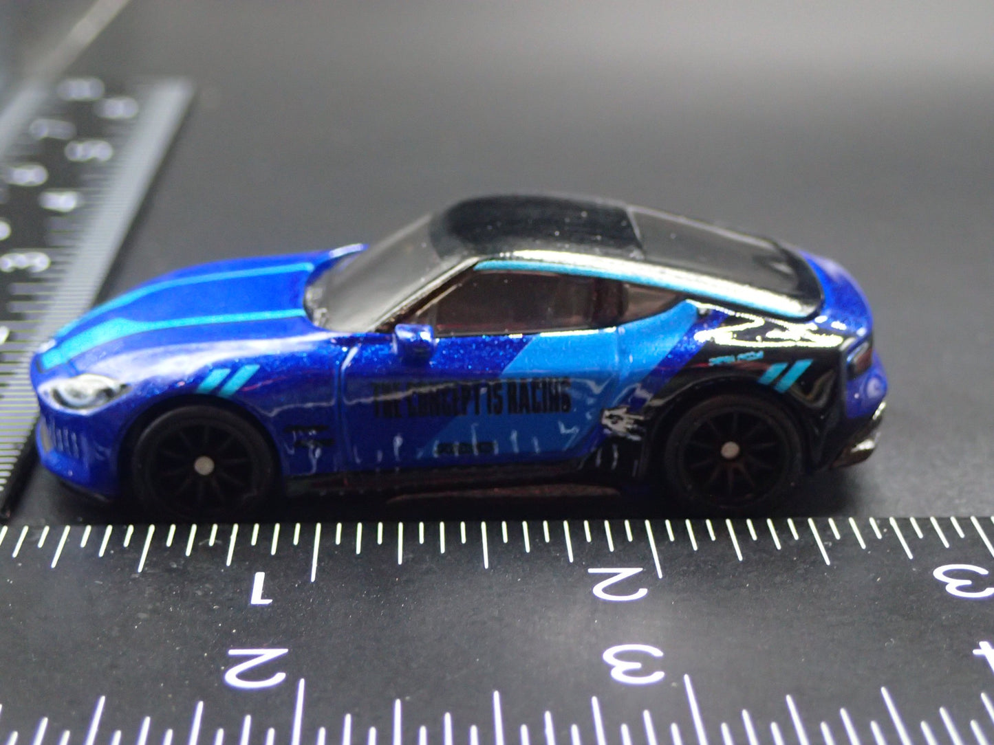 2023 - 2026 NISSAN Z BLUE 1:64 SCALE COLLECTIBLE DIORAMA DIECAST MODEL CAR