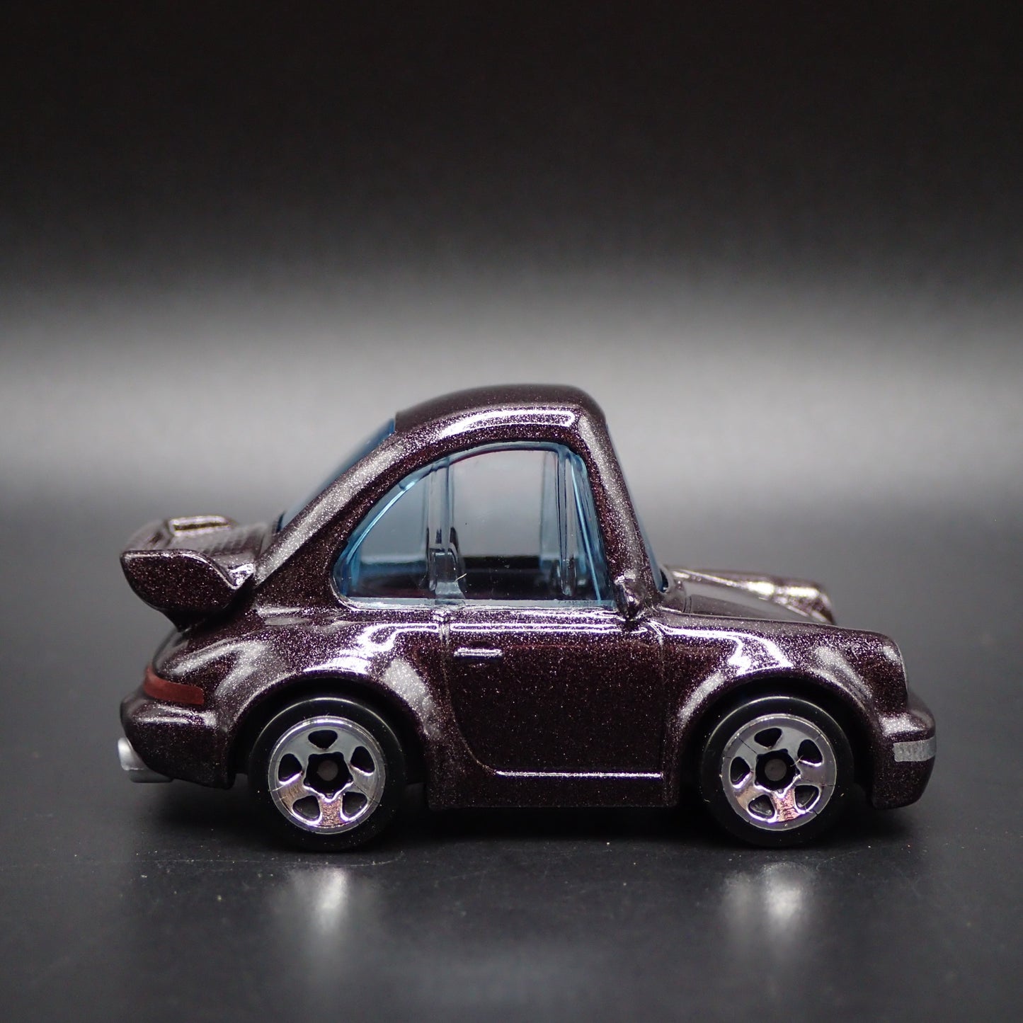 1990-1994 PORSCHE 911 TURBO 3.6 964 TOONED 1:64 SCALE DIORAMA DIECAST MODEL CAR