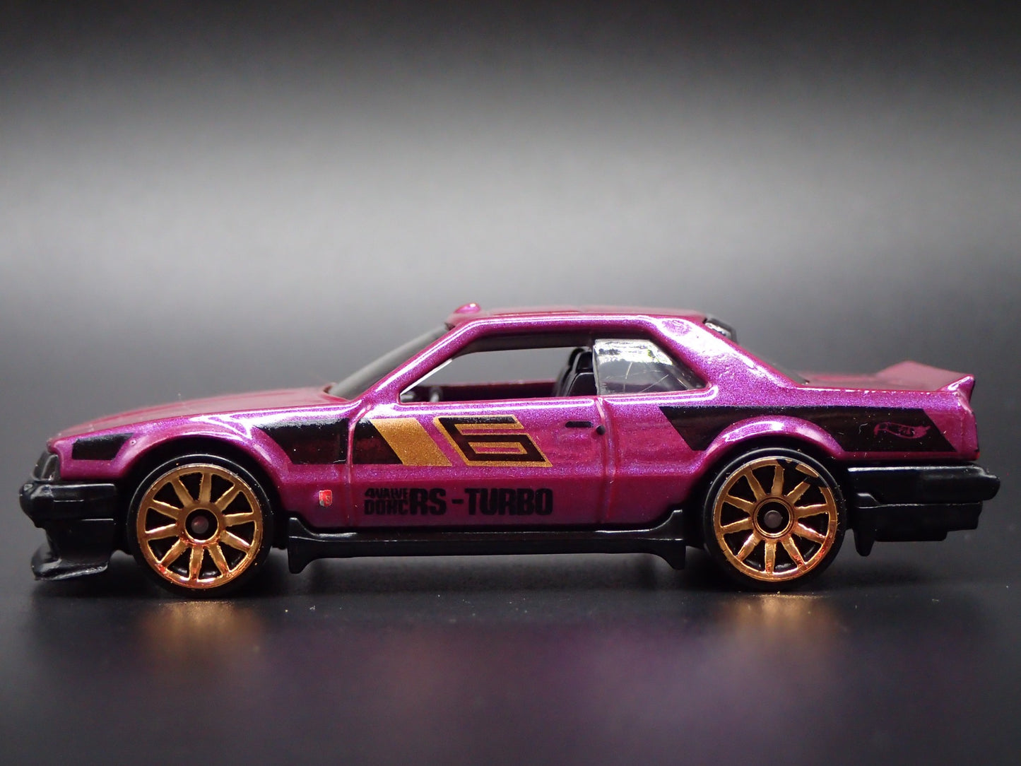 1981-1985 NISSAN SKYLINE RS KDR30 PURP 1:64 SCALE COLLECTIBLE DIECAST MODEL CAR