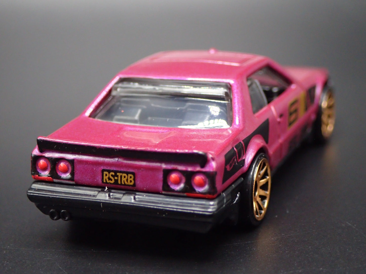 1981-1985 NISSAN SKYLINE RS KDR30 PURP 1:64 SCALE COLLECTIBLE DIECAST MODEL CAR