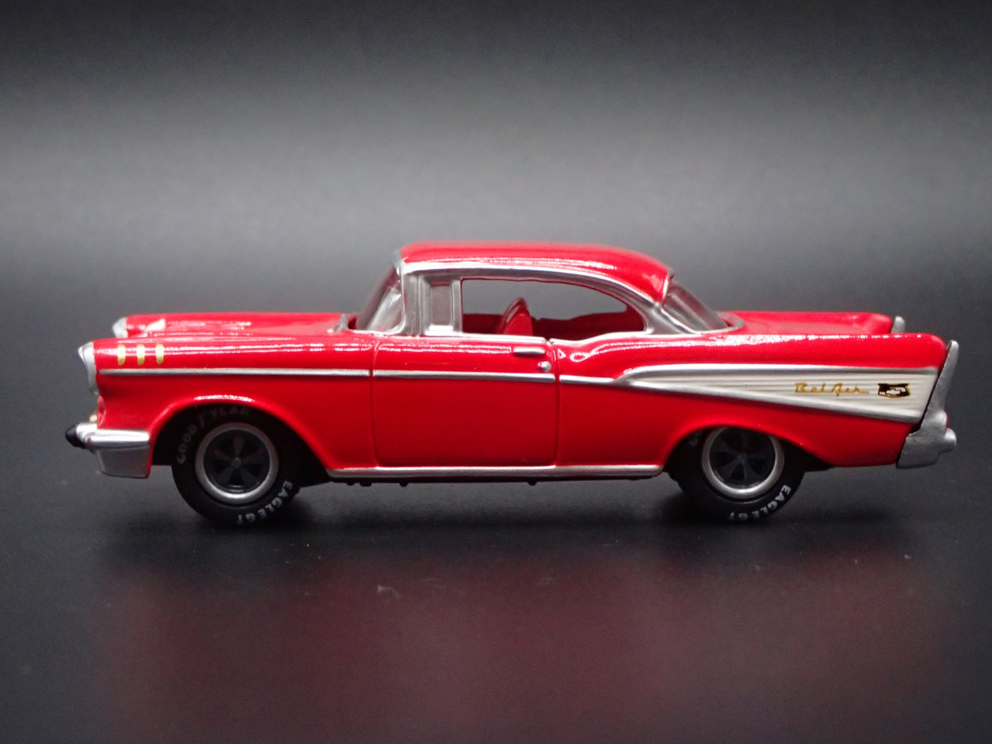 1957 57 CHEVY CHEVROLET BEL AIR RED 1:64 SCALE DIORAMA DIECAST MODEL CAR