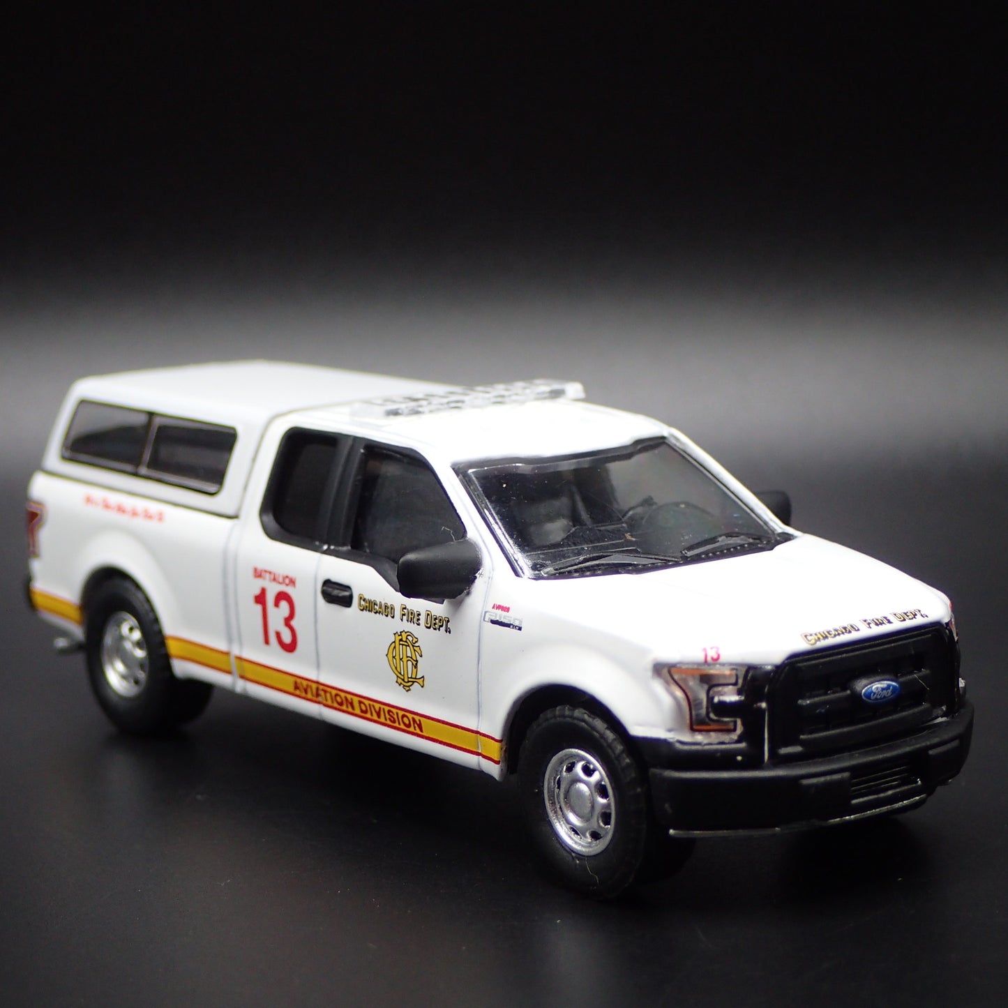 2016 FORD F150 PICKUP TRUCK CHICAGO, IL FIRE DEPT 1:64 SCALE DIECAST MODEL CAR