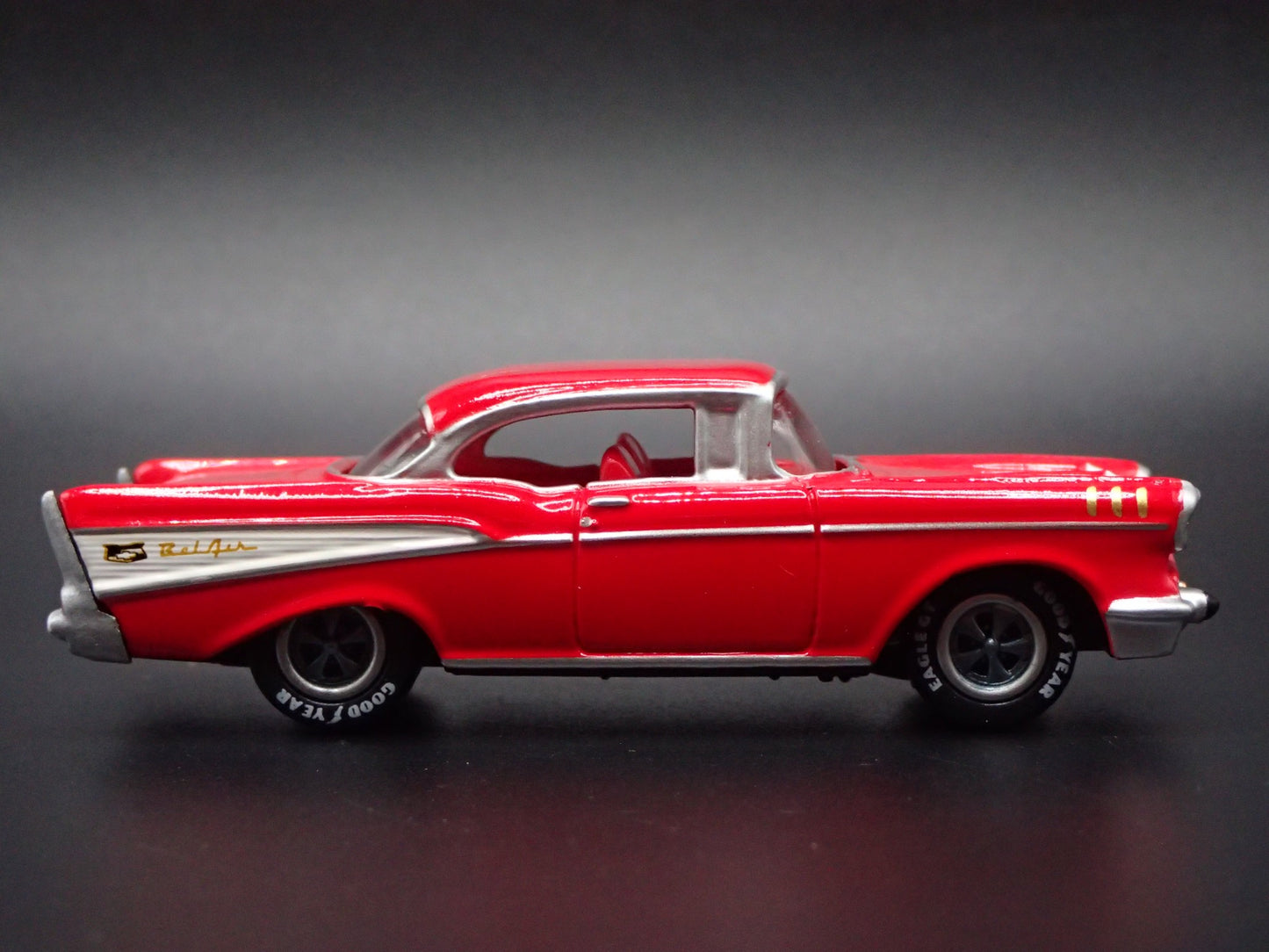 1957 57 CHEVY CHEVROLET BEL AIR RED 1:64 SCALE DIORAMA DIECAST MODEL CAR