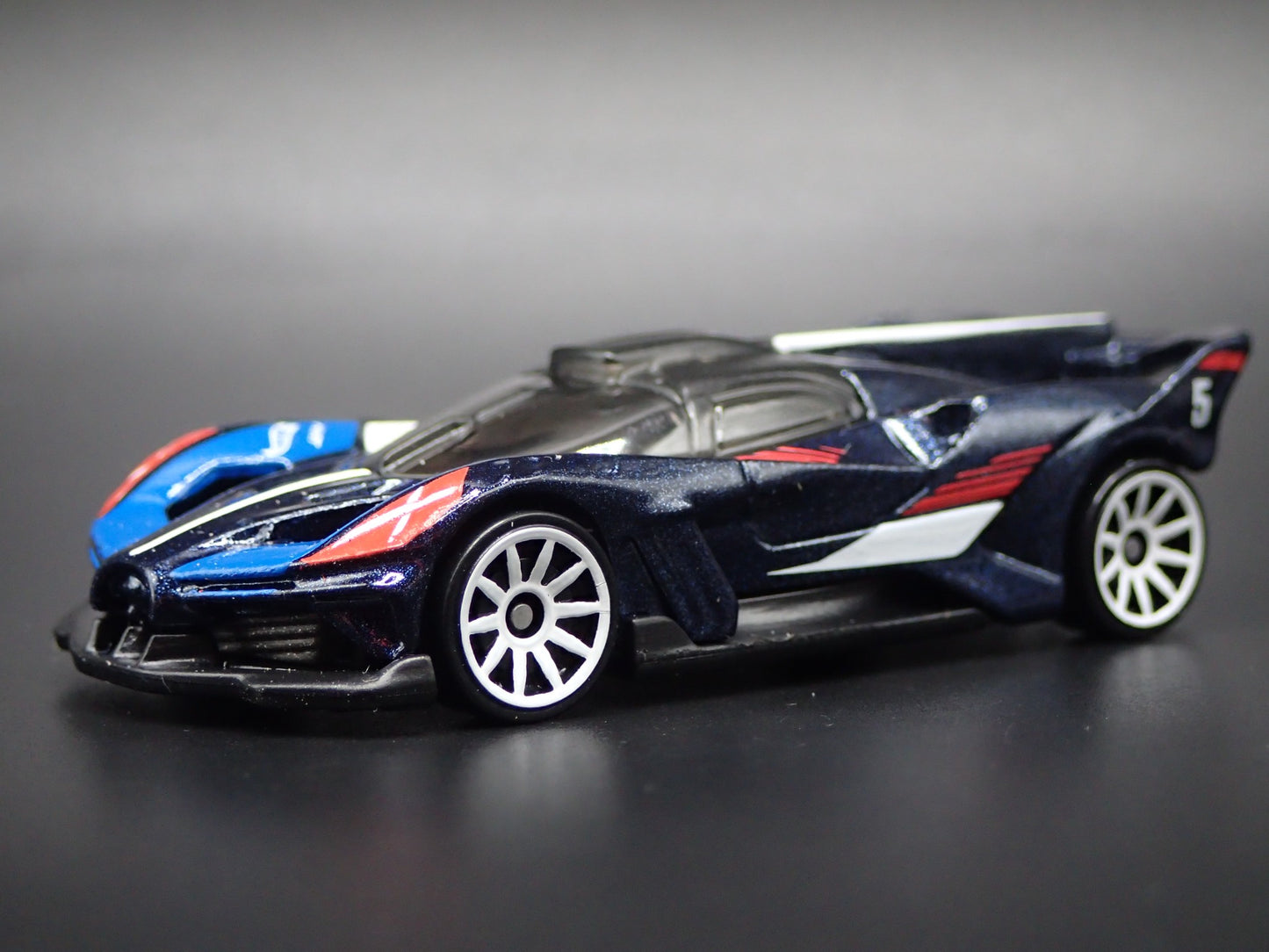 2024-2025 BUGATTI BOLIDE SUPER CAR BLUE 1:64 SCALE DIORAMA DIECAST MODEL CAR