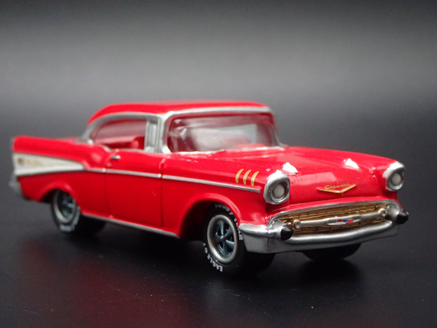 1957 57 CHEVY CHEVROLET BEL AIR RED 1:64 SCALE DIORAMA DIECAST MODEL CAR