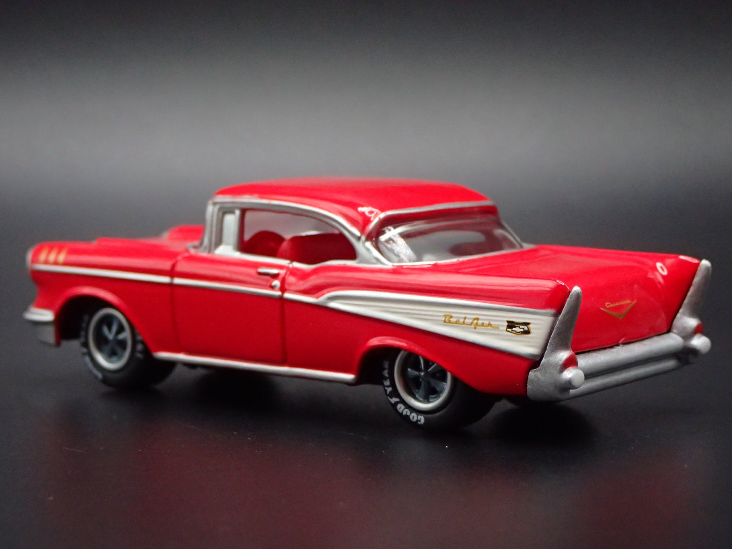 1957 57 CHEVY CHEVROLET BEL AIR RED 1:64 SCALE DIORAMA DIECAST MODEL CAR