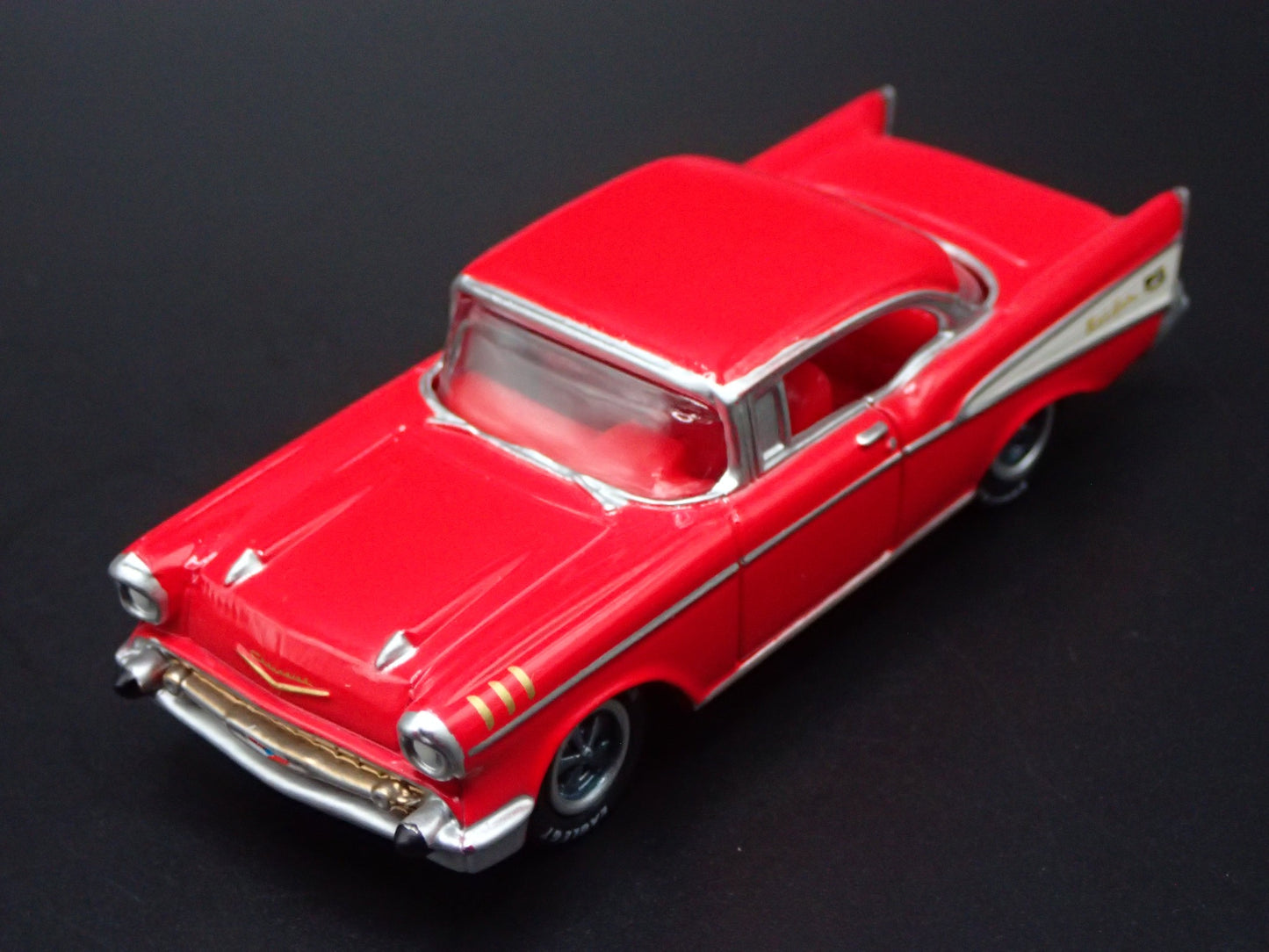 1957 57 CHEVY CHEVROLET BEL AIR RED 1:64 SCALE DIORAMA DIECAST MODEL CAR