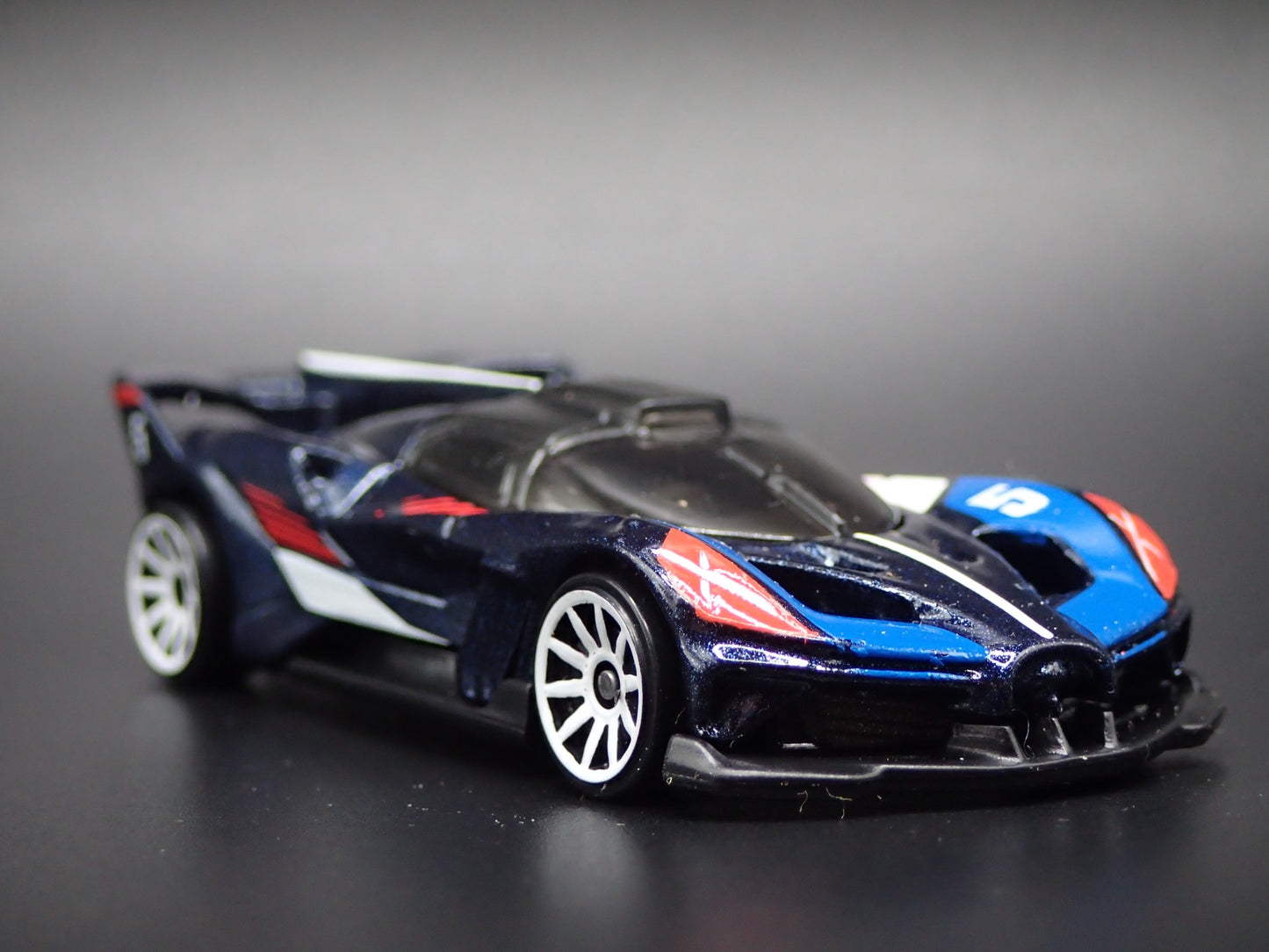 2024-2025 BUGATTI BOLIDE SUPER CAR BLUE 1:64 SCALE DIORAMA DIECAST MODEL CAR