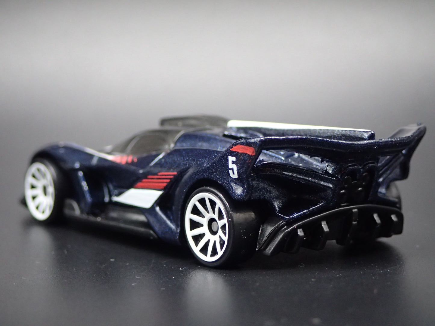 2024-2025 BUGATTI BOLIDE SUPER CAR BLUE 1:64 SCALE DIORAMA DIECAST MODEL CAR