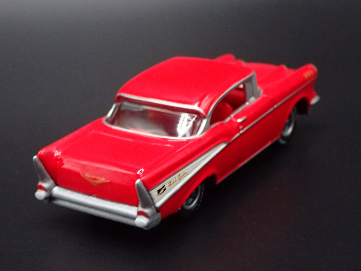 1957 57 CHEVY CHEVROLET BEL AIR RED 1:64 SCALE DIORAMA DIECAST MODEL CAR
