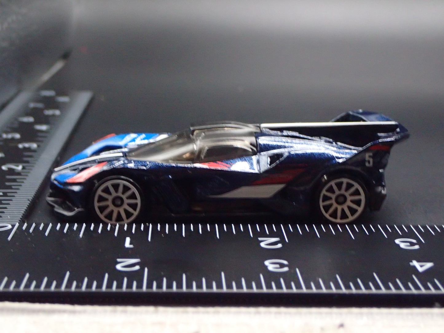 2024-2025 BUGATTI BOLIDE SUPER CAR BLUE 1:64 SCALE DIORAMA DIECAST MODEL CAR