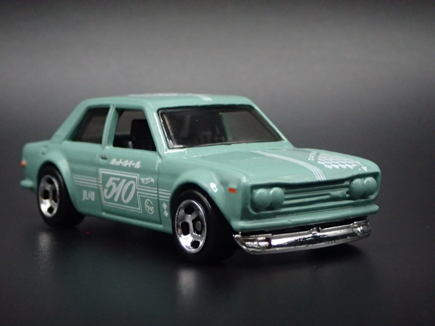 1967-1973 DATSUN 510 BLUEBIRD GREEN 1:64 SCALE DIORAMA DIECAST MODEL CAR