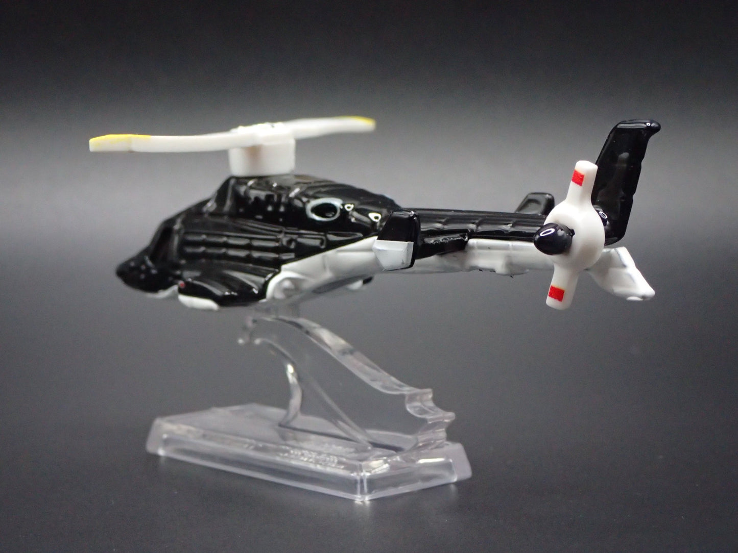 BELL 222 AIRWOLF HELICOPTER 1:64 HW SCALE COLLECTIBLE DIORAMA DIECAST MODEL CAR