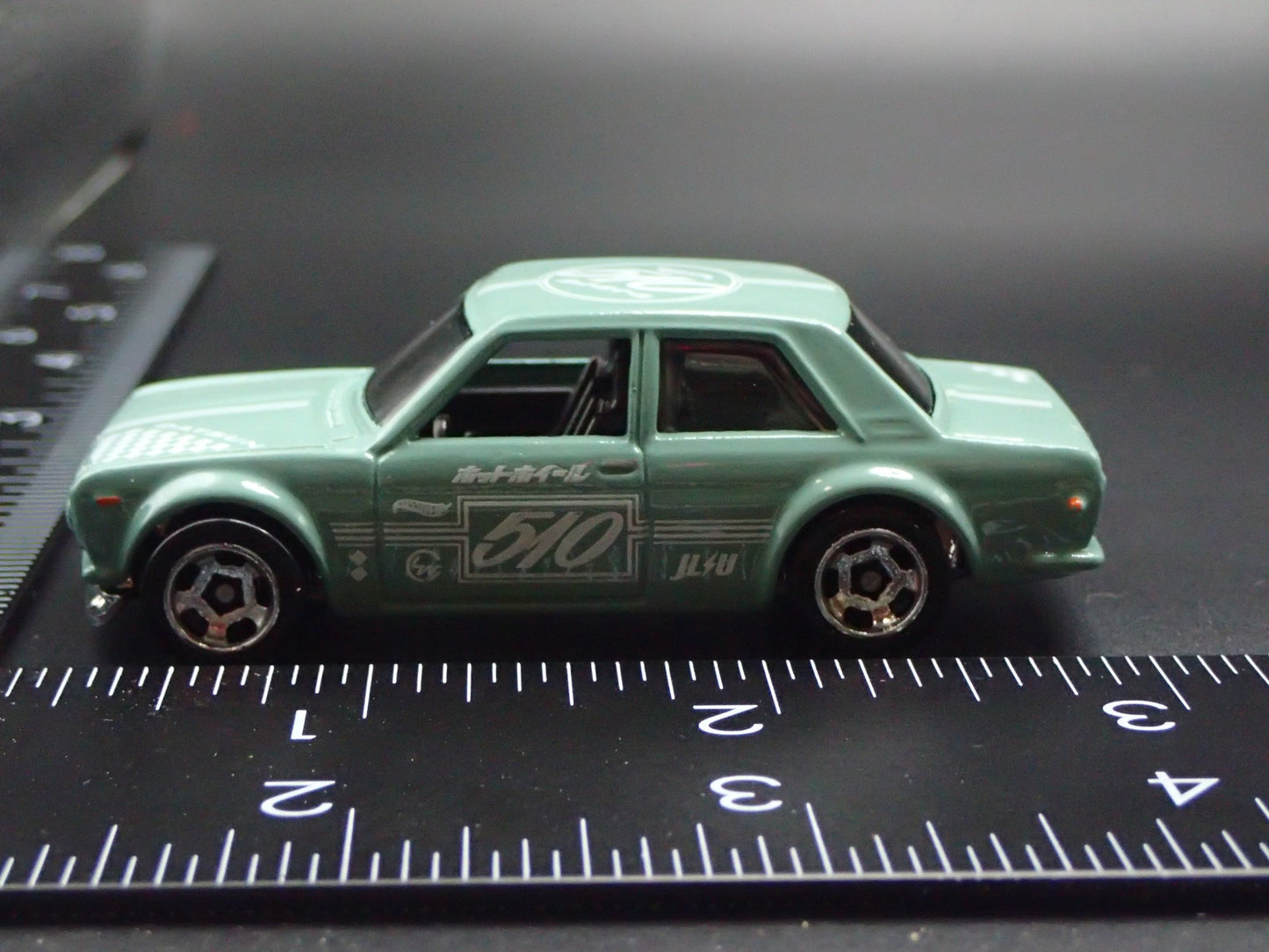 1967-1973 DATSUN 510 BLUEBIRD GREEN 1:64 SCALE DIORAMA DIECAST MODEL CAR