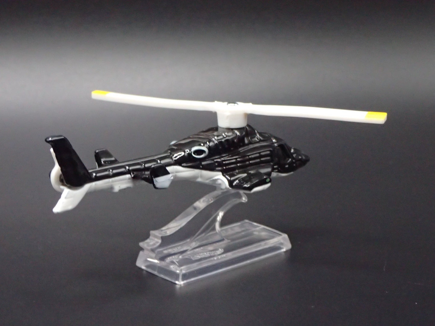 BELL 222 AIRWOLF HELICOPTER 1:64 HW SCALE COLLECTIBLE DIORAMA DIECAST MODEL CAR