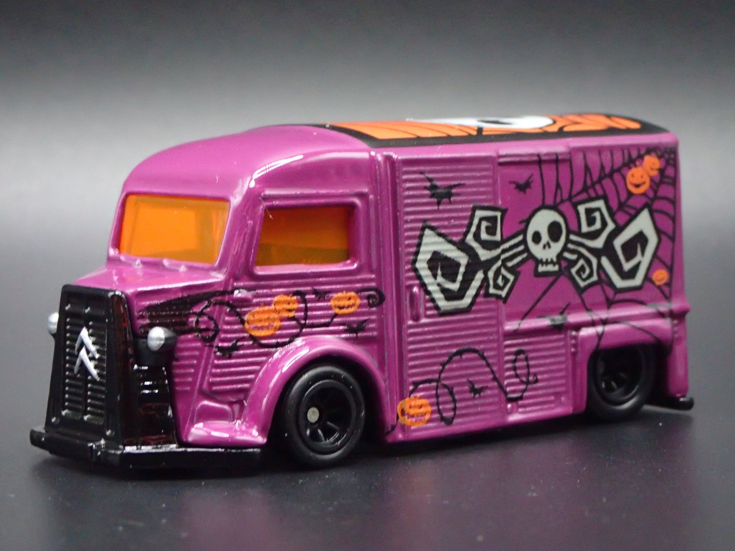 1947-1981 CITROEN TYPE H NIGHTMERE BEFORE XMAS 1:64 SCALE DIECAST MODEL CAR