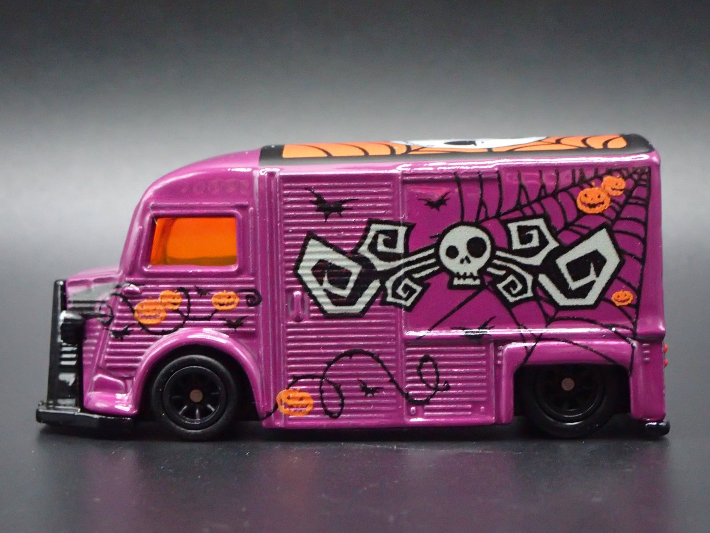 1947-1981 CITROEN TYPE H NIGHTMERE BEFORE XMAS 1:64 SCALE DIECAST MODEL CAR