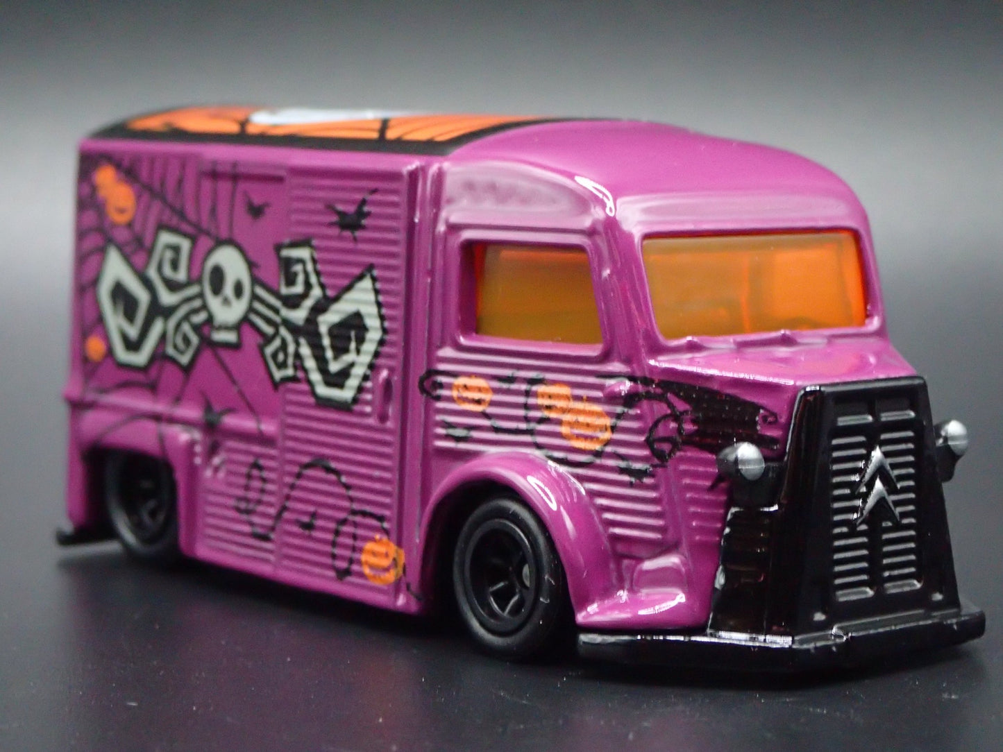 1947-1981 CITROEN TYPE H NIGHTMERE BEFORE XMAS 1:64 SCALE DIECAST MODEL CAR