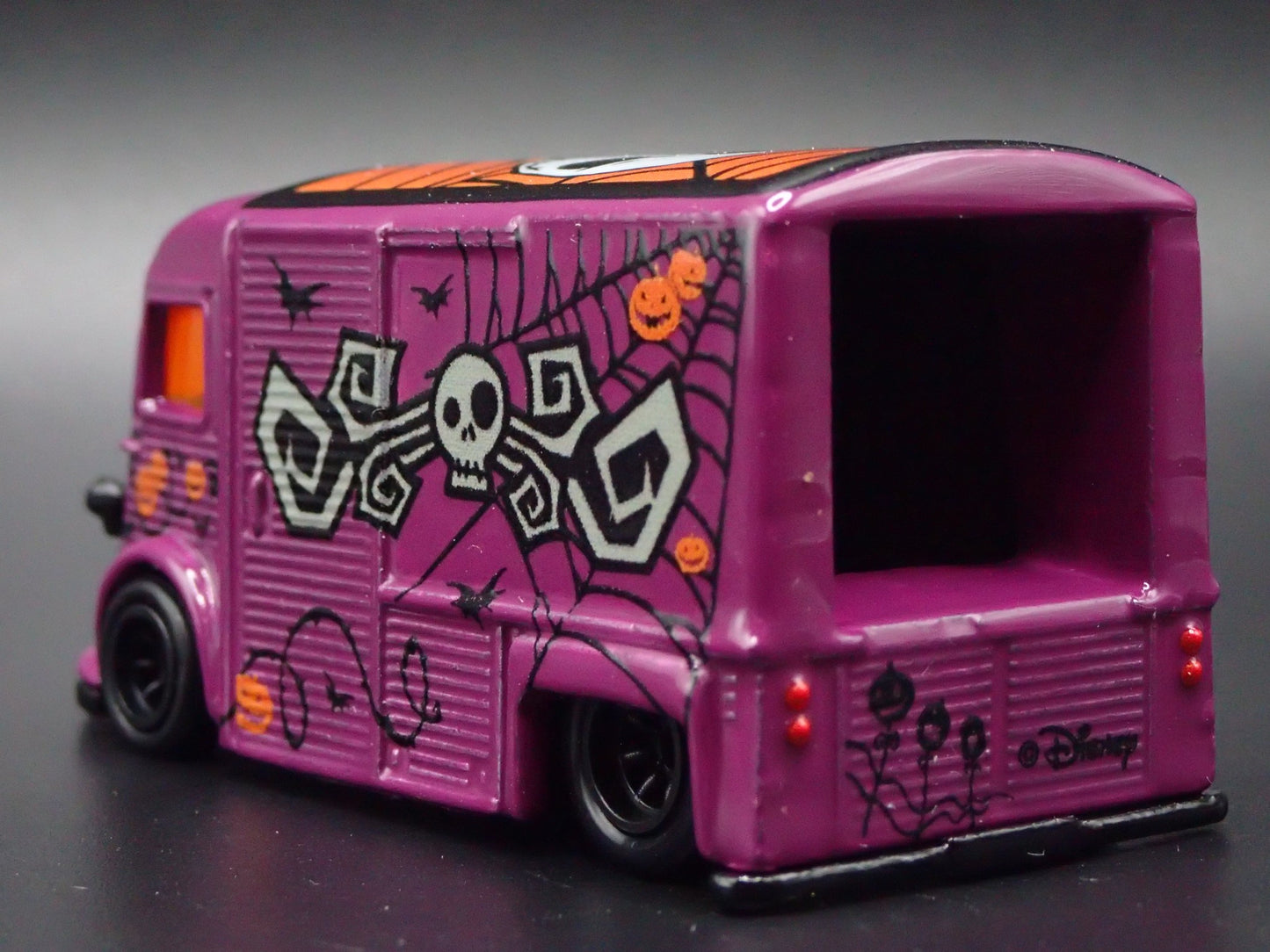 1947-1981 CITROEN TYPE H NIGHTMERE BEFORE XMAS 1:64 SCALE DIECAST MODEL CAR