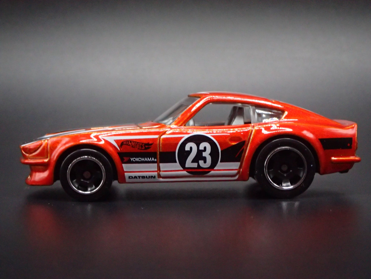 1970-1973 DATSUN 240Z JDM RARE 1:64 SCALE COLLECTIBLE DIORAMA DIECAST MODEL CAR