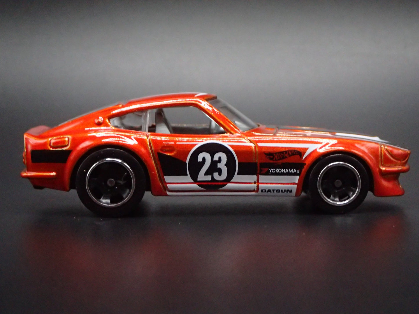 1970-1973 DATSUN 240Z JDM RARE 1:64 SCALE COLLECTIBLE DIORAMA DIECAST MODEL CAR