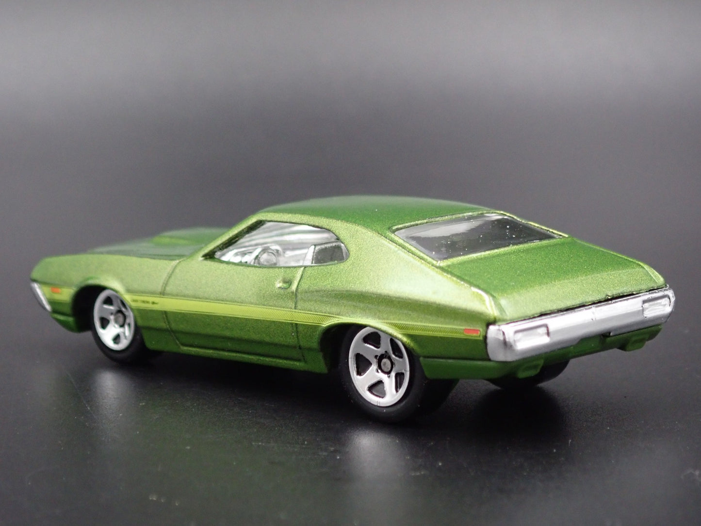 1972 72 FORD GRAN TORINO SPORT GREEN 1:64 SCALE COLLECTIBLE DIECAST MODEL CAR