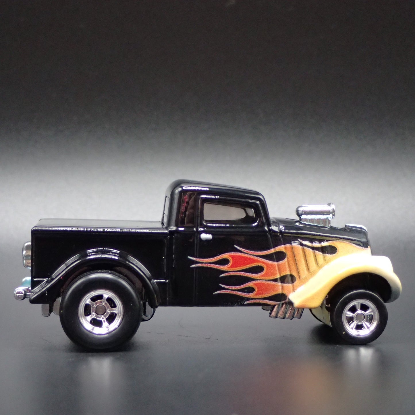 1933 33 WILLYS PICKUP GASSER NHRA 1:64 SCALE COLLECTIBLE DIECAST MODEL CAR