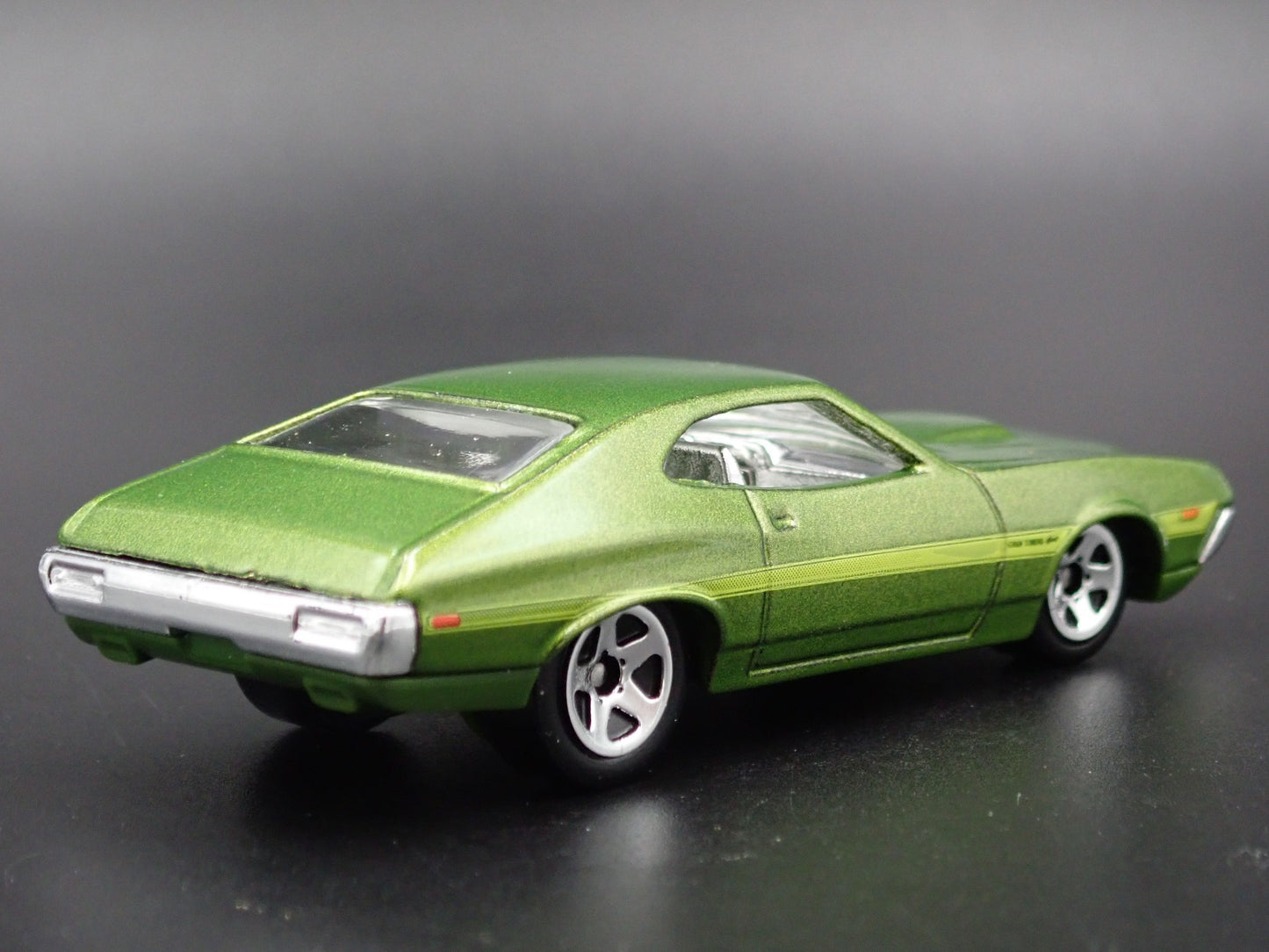 1972 72 FORD GRAN TORINO SPORT GREEN 1:64 SCALE COLLECTIBLE DIECAST MODEL CAR