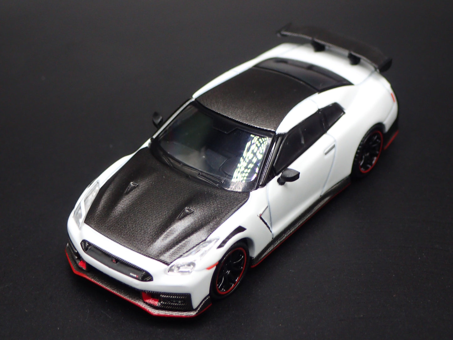 2023-2025 NISSAN GTR R35 SKYLINE NISMO WHITE 1:64 SCALE DIECAST MODEL CAR