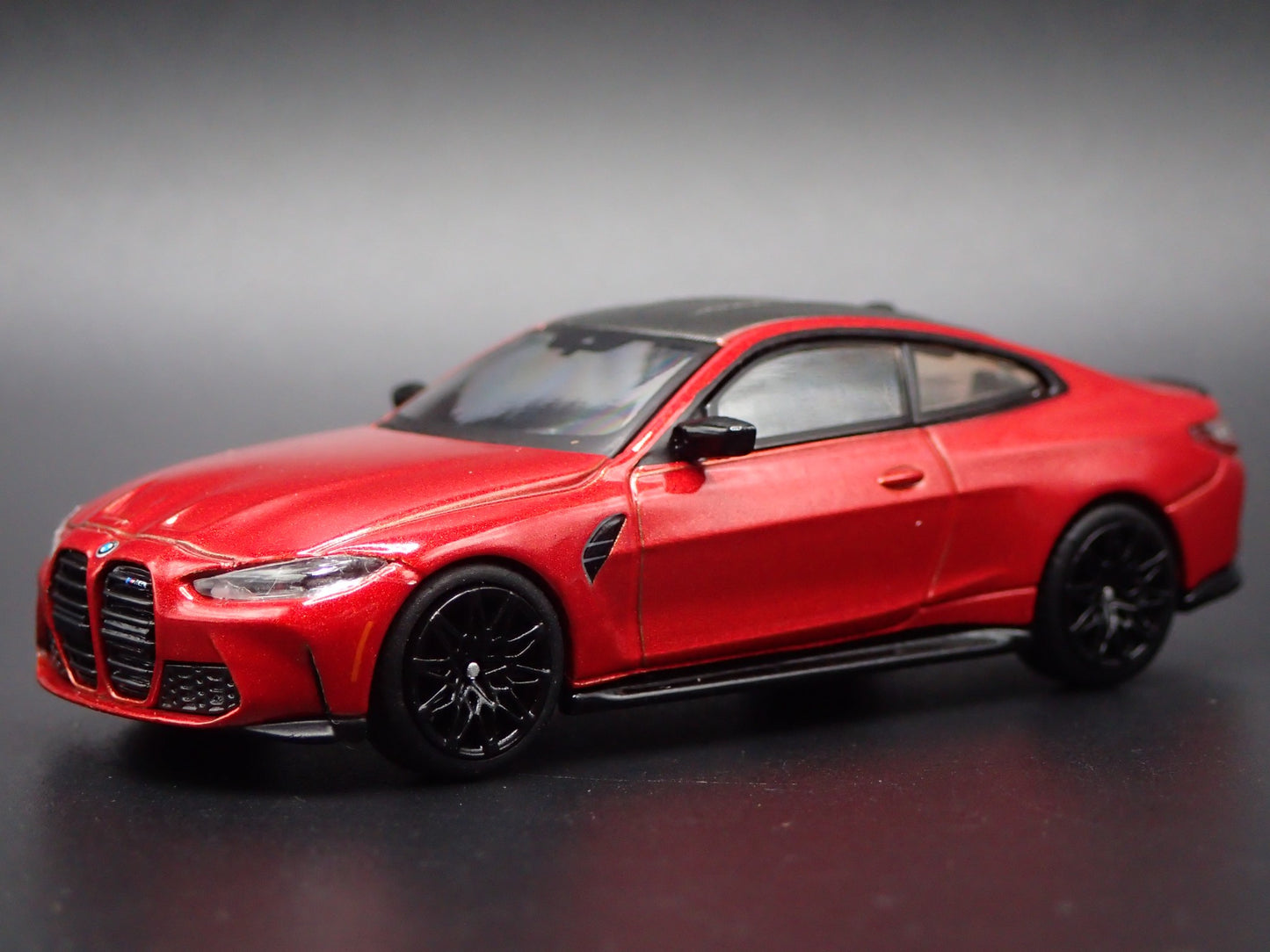 2017-2025 BMW M4 COMPETITION G82 RED 1:64 SCALE DIORAMA DIECAST MODEL CAR