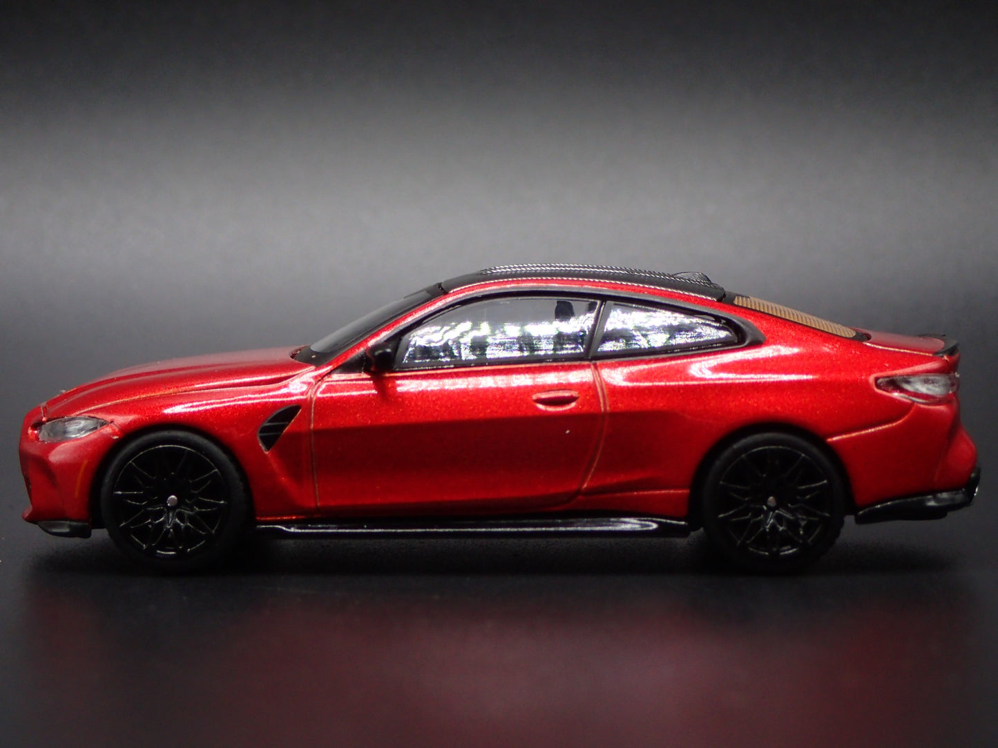 2017-2025 BMW M4 COMPETITION G82 RED 1:64 SCALE DIORAMA DIECAST MODEL CAR