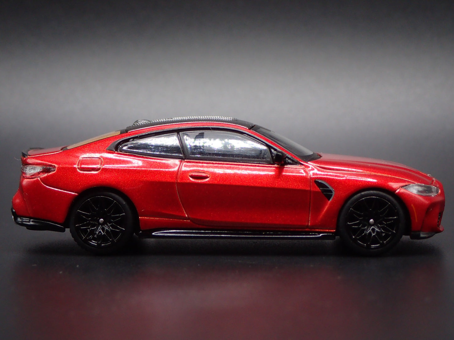 2017-2025 BMW M4 COMPETITION G82 RED 1:64 SCALE DIORAMA DIECAST MODEL CAR