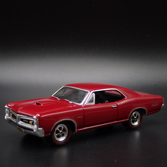 1966 66 PONTIAC GTO MUSCLE CAR 1/64 SCALE COLLECTIBLE DIORAMA DIECAST MODEL CAR