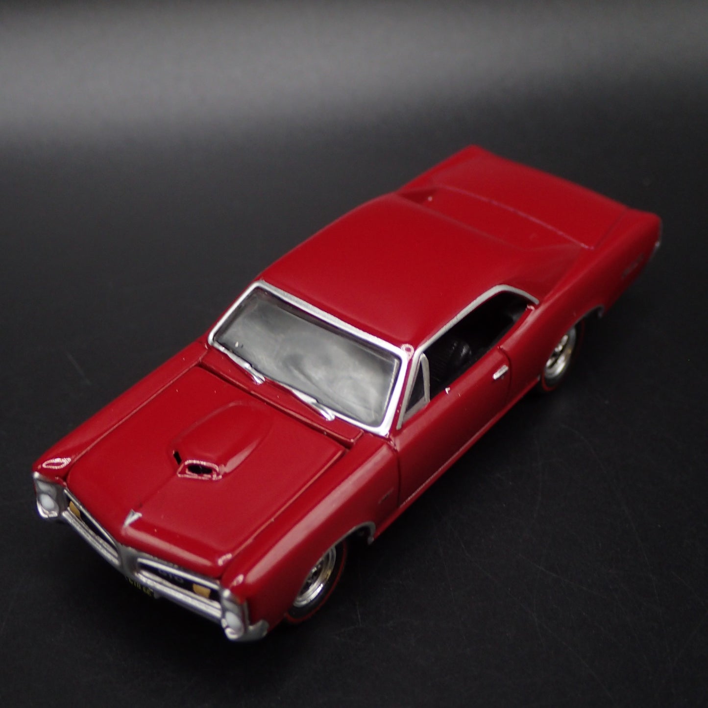 1966 66 PONTIAC GTO MUSCLE CAR 1/64 SCALE COLLECTIBLE DIORAMA DIECAST MODEL CAR