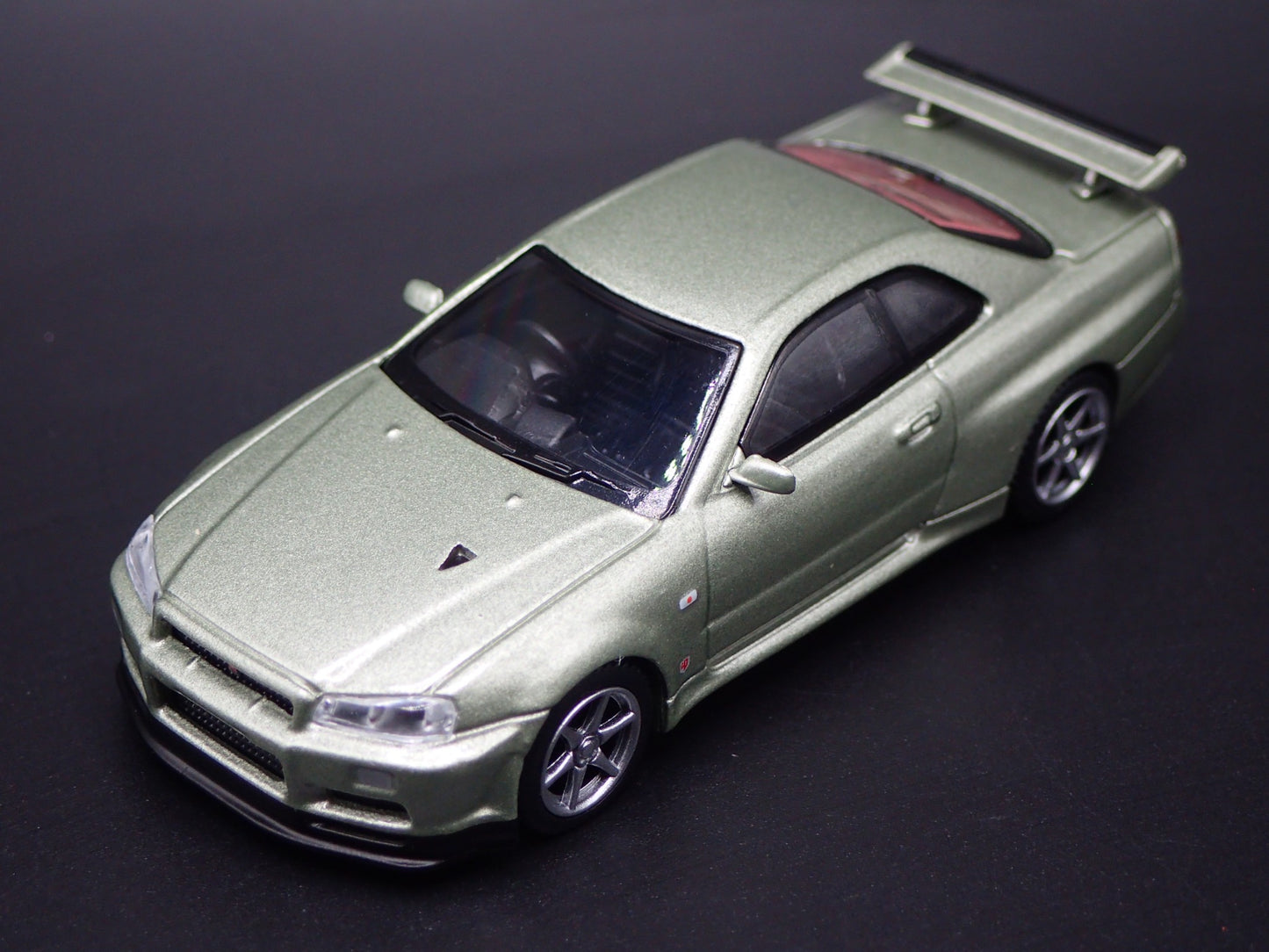 1999-2002 NISSAN SKYLINE GTR R34 VSPEC II 1:64 SCALE DIORAMA DIECAST MODEL CAR