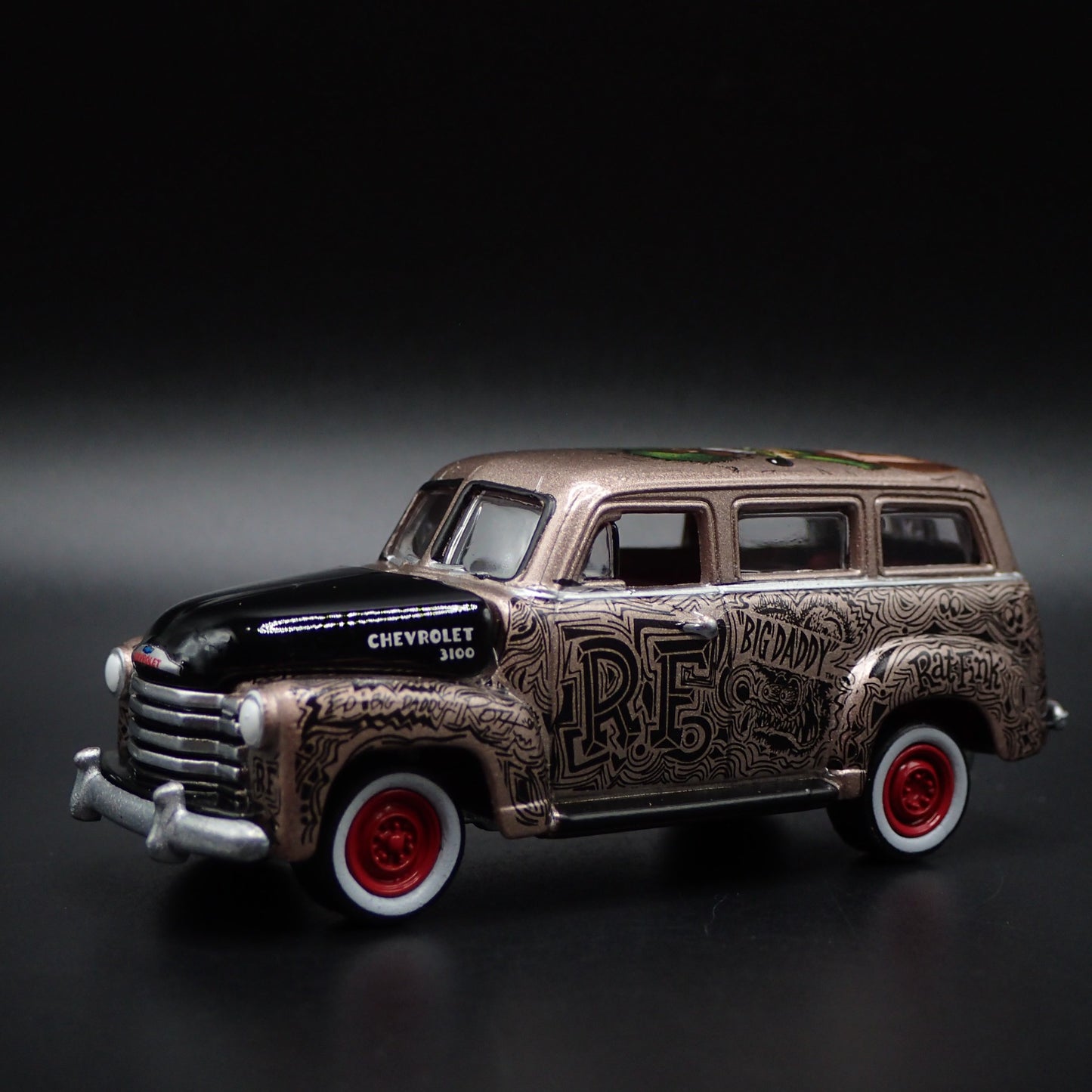 1950 50 CHEVY CHEVROLET SUBURBAN RAT FINK 1:64 SCALE DIORAMA DIECAST MODEL CAR
