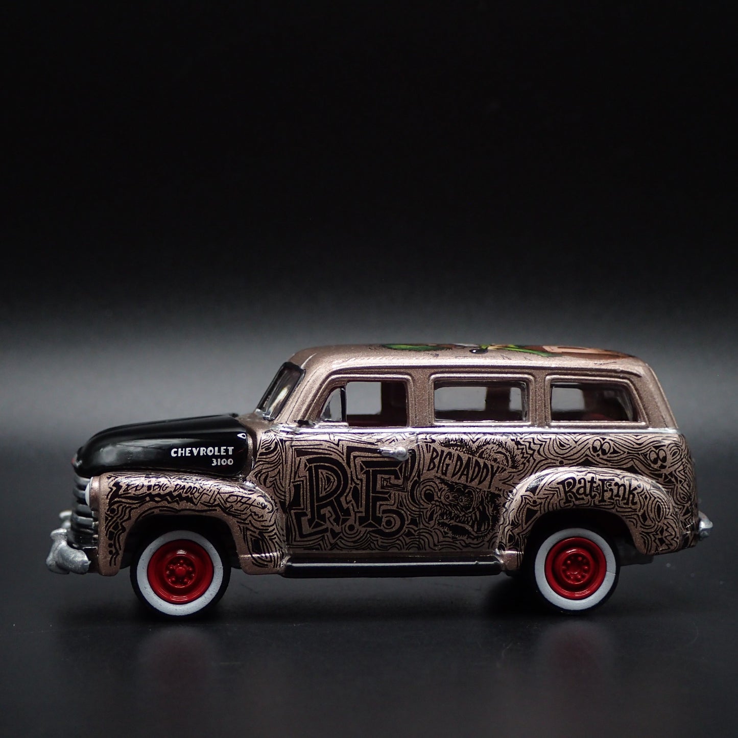 1950 50 CHEVY CHEVROLET SUBURBAN RAT FINK 1:64 SCALE DIORAMA DIECAST MODEL CAR