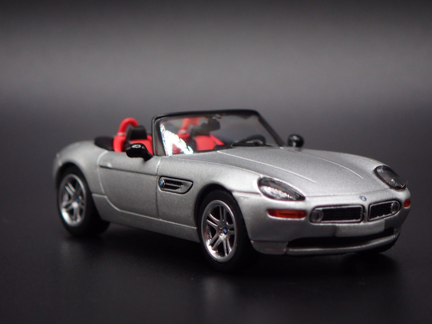 2000-2003 BMW Z8 CONVERTIBLE 1:64 SCALE COLLECTIBLE DIORAMA DIECAST MODEL CAR