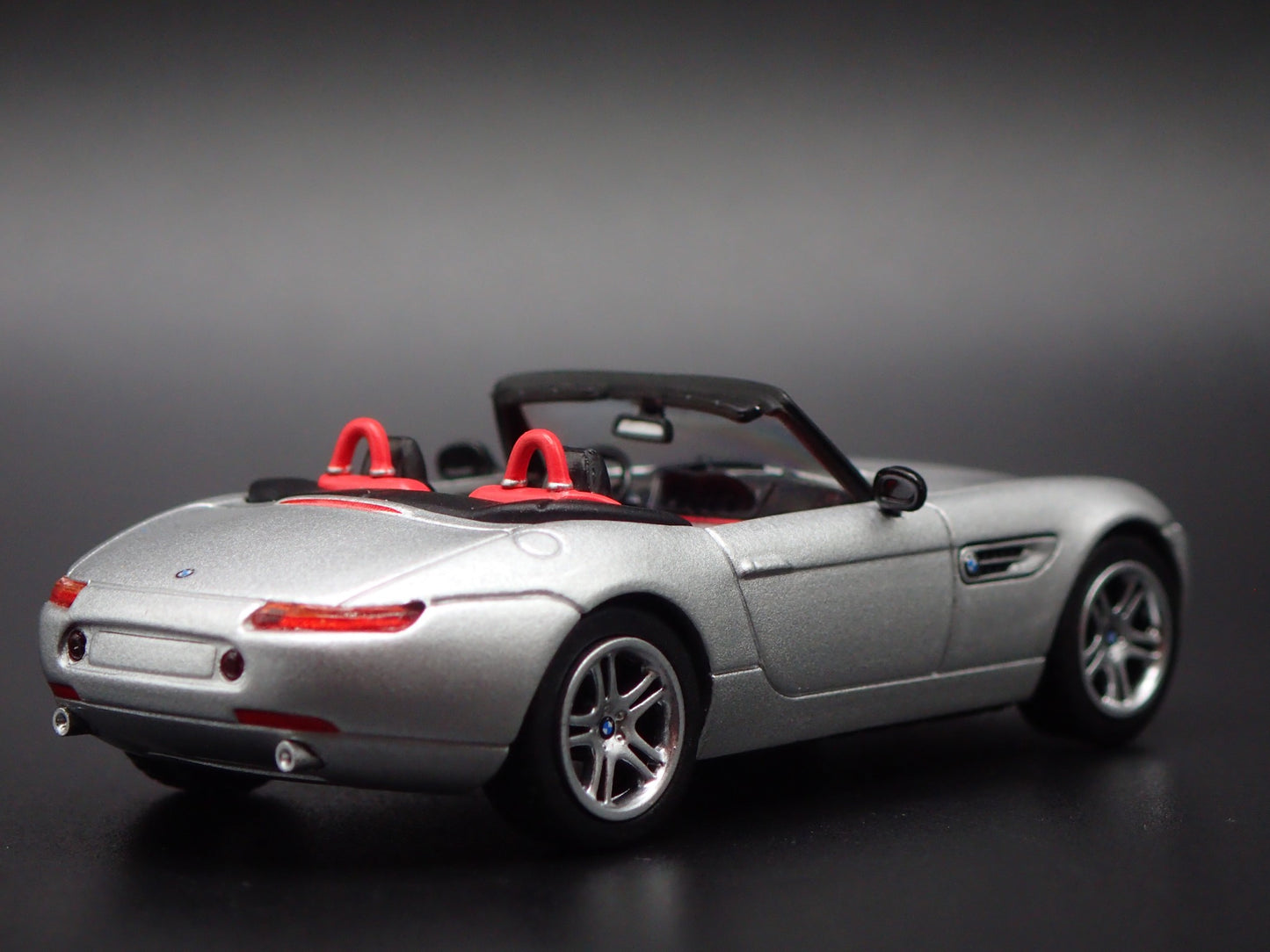 2000-2003 BMW Z8 CONVERTIBLE 1:64 SCALE COLLECTIBLE DIORAMA DIECAST MODEL CAR