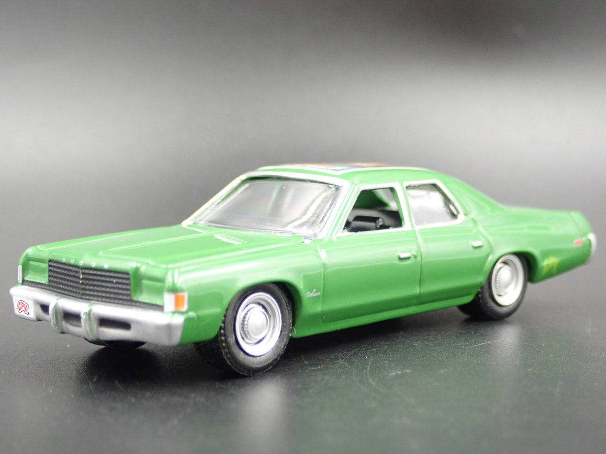 1977 77 DODGE ROYAL MONACO 4 FOUR DOOR GPK 1/64 SCALE DIORAMA DIECAST MODEL CAR-Burning Rubber Toy Company