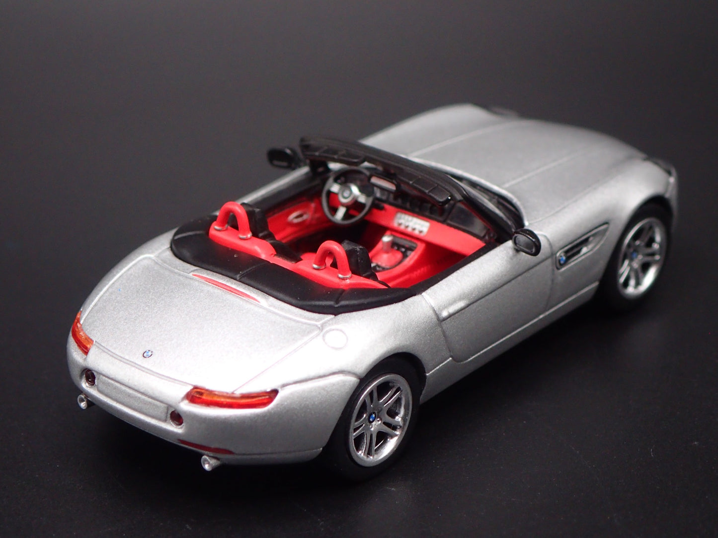 2000-2003 BMW Z8 CONVERTIBLE 1:64 SCALE COLLECTIBLE DIORAMA DIECAST MODEL CAR