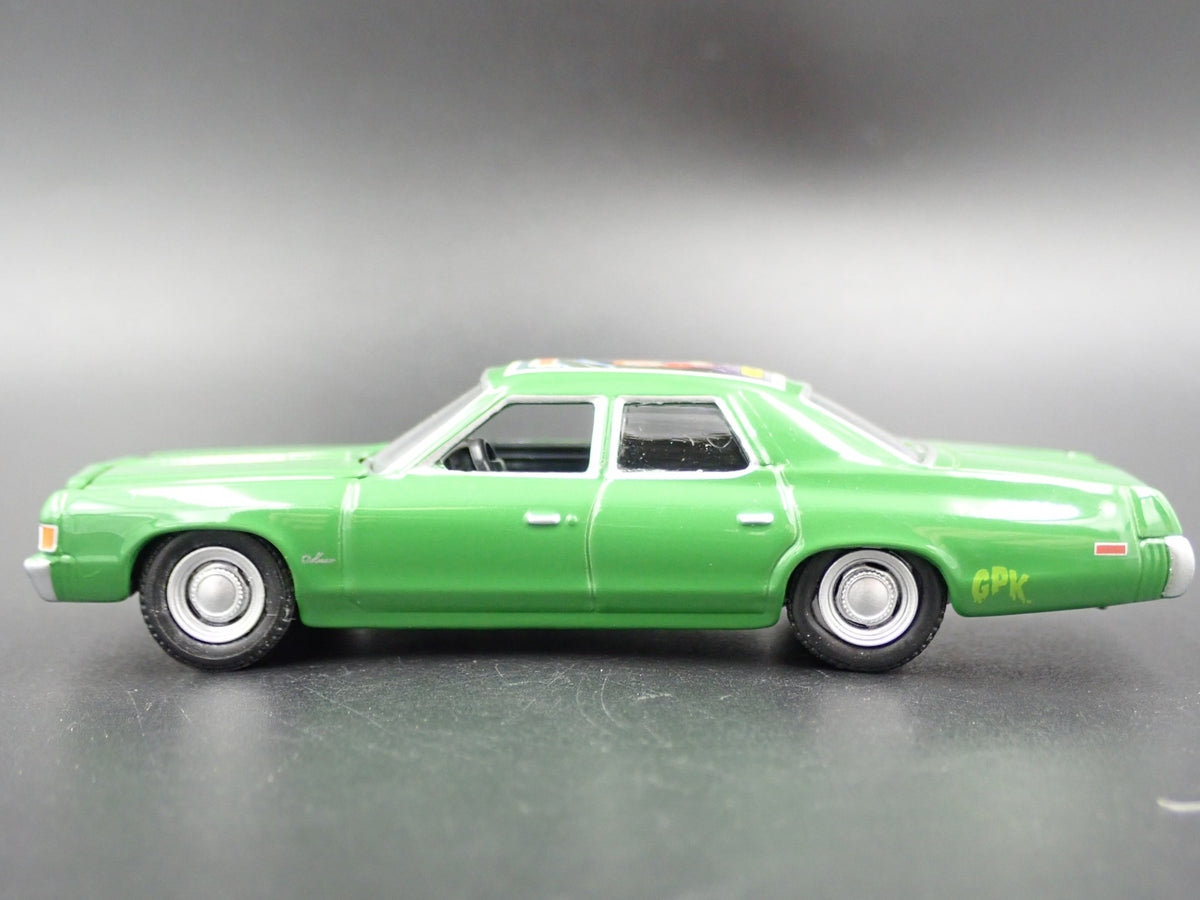 1977 77 DODGE ROYAL MONACO 4 FOUR DOOR GPK 1/64 SCALE DIORAMA DIECAST MODEL CAR-Burning Rubber Toy Company